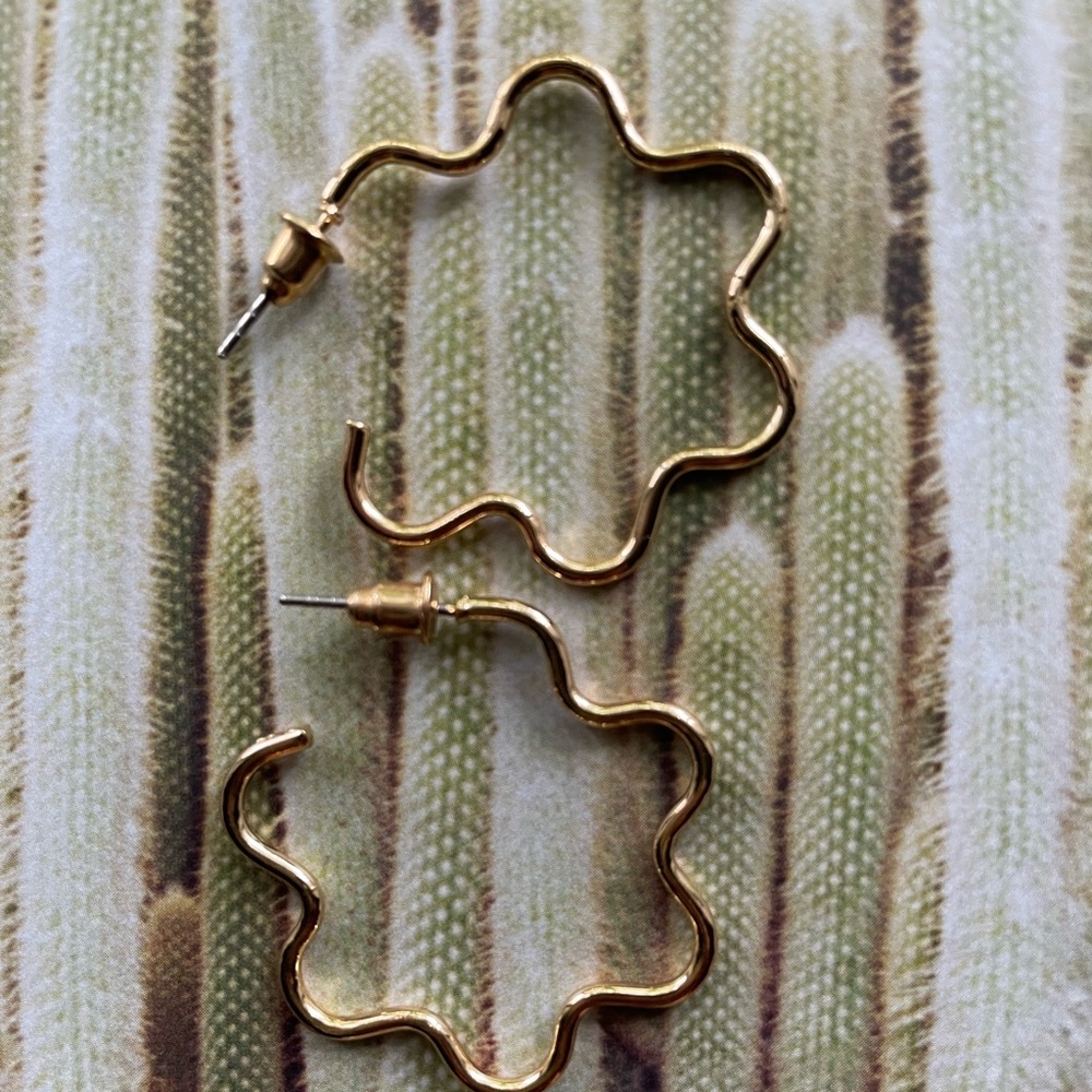 Wavy Gold Hoops